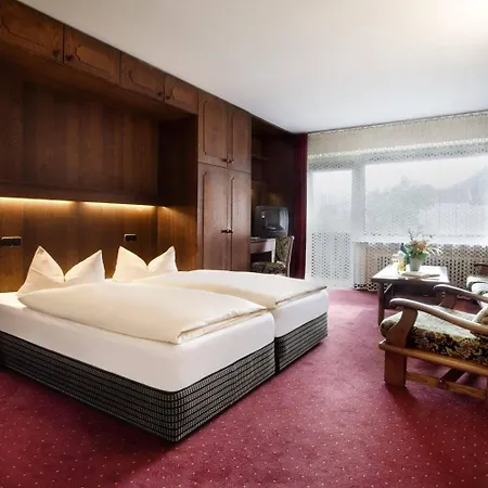 Post-hotel Отель Миттенвальд