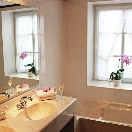 Отель Post-hotel 4*