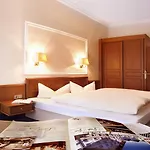 Post-hotel