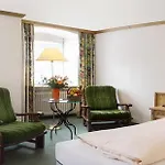 Post-hotel