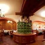 Post-hotel Hotel